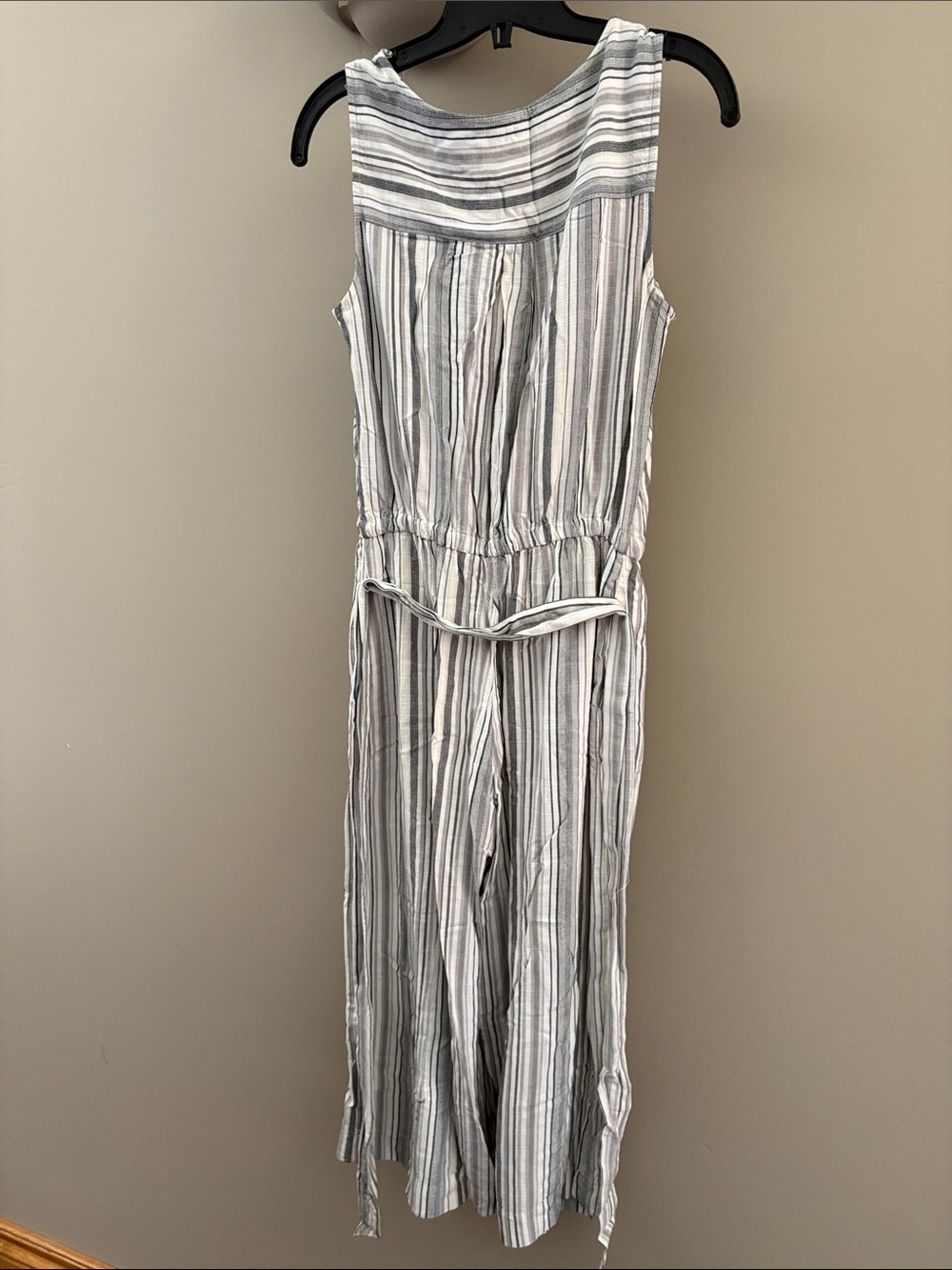 Striped Sleeveless V-Neck Jumpsuit - Gray & White - Picture 9 of 11